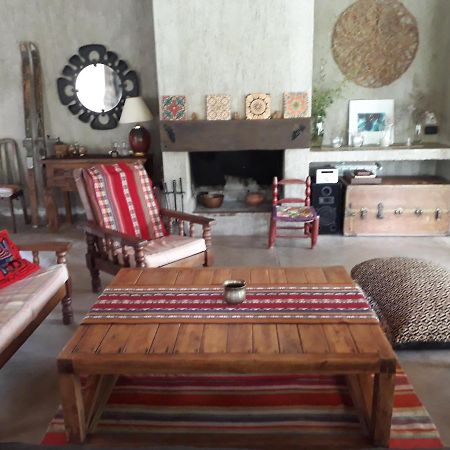 Casa Los Cerezos En Chacras De Coria Buitenkant foto