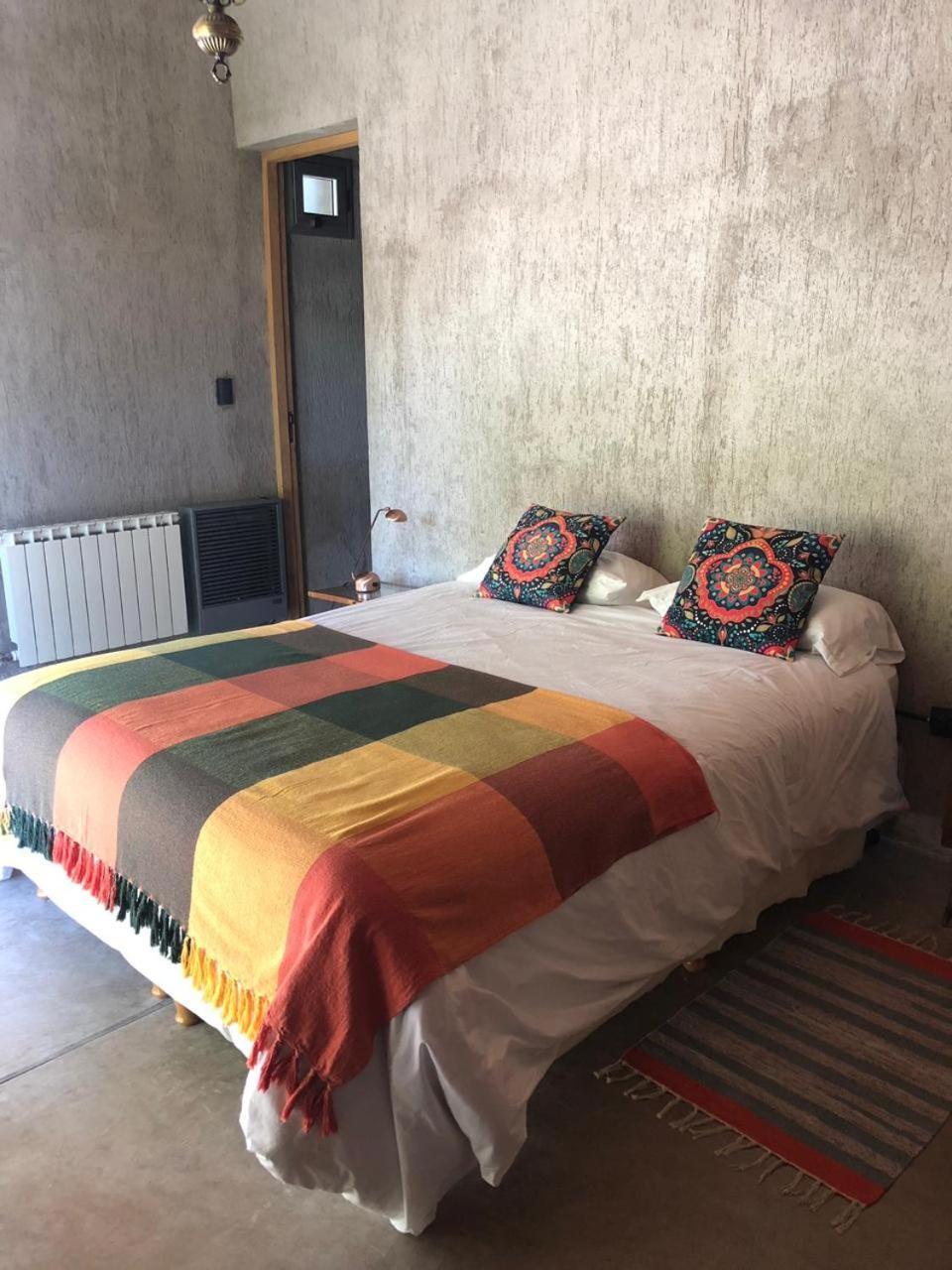 Casa Los Cerezos En Chacras De Coria Buitenkant foto
