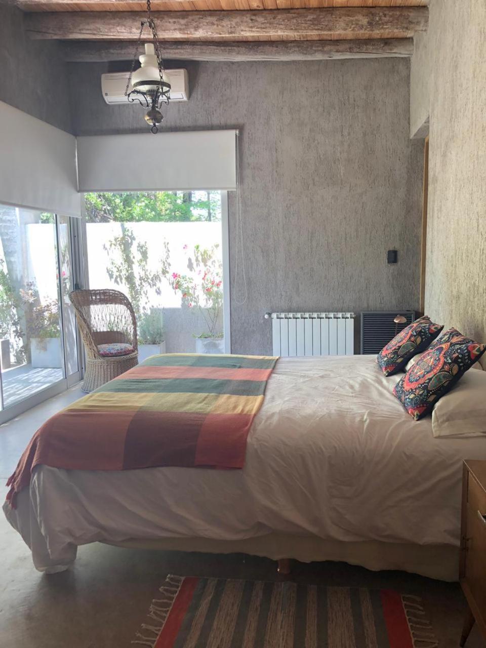 Casa Los Cerezos En Chacras De Coria Buitenkant foto