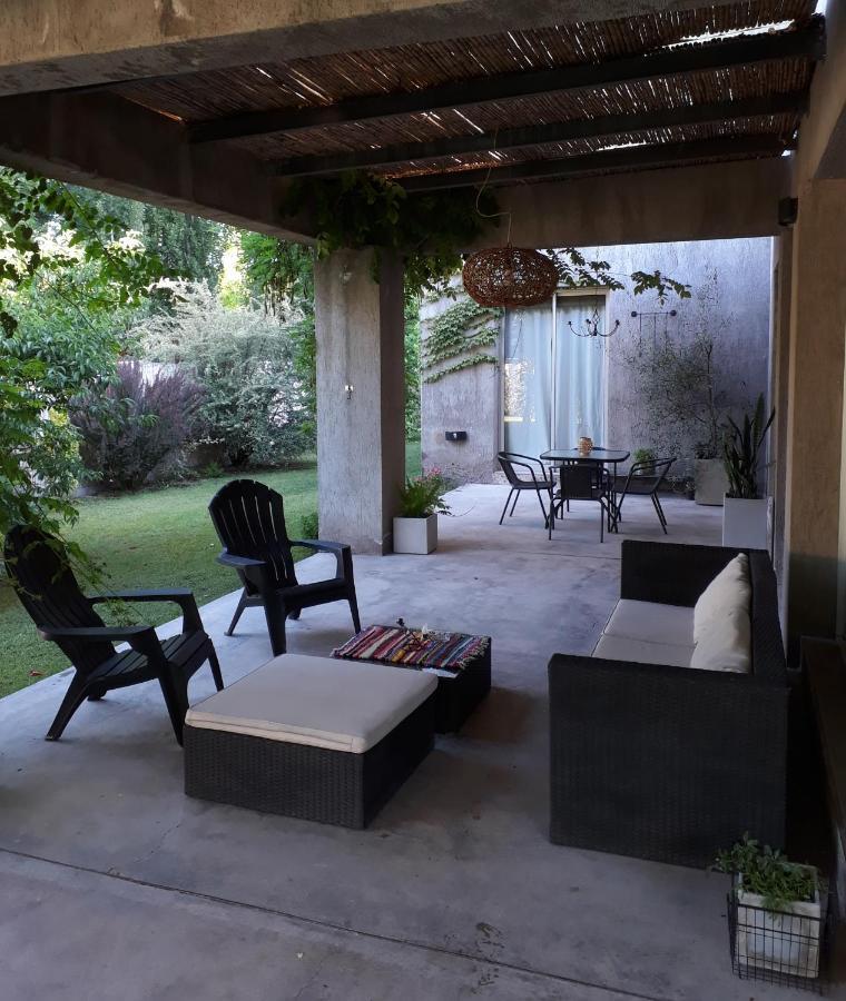 Casa Los Cerezos En Chacras De Coria Buitenkant foto