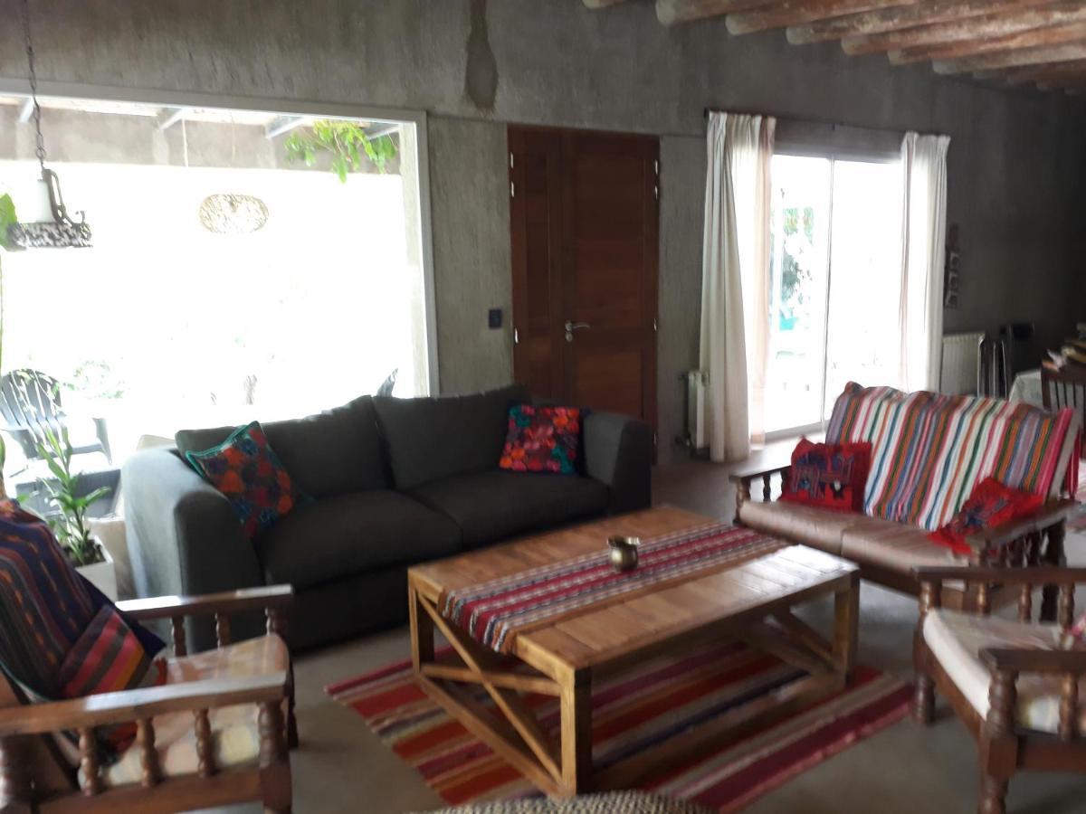 Casa Los Cerezos En Chacras De Coria Buitenkant foto